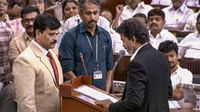విజయ్ బల పరీక్ష వేళ హైకోర్టు బిగ్ షాక్, వాట్ నెక్స్ట్...!!