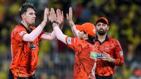 IPL 2026: గెలిపించిన కమిన్స్, ఇషాన్.. ప్లే ఆఫ్స్కు SRH!