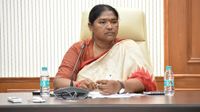 నిత్య విద్యార్ధి సీతక్క.. మరో కోర్సు ఎంట్రన్స్ రాసిన మంత్రి!