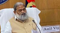 కాక్రోచ్ జనతా పార్టీపై బీజేపీ మంత్రి సంచలన వ్యాఖ్యలు.. చెప్పుతో నలిపి వేస్తారంటూ !!