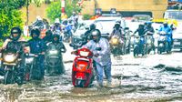 తెలంగాణాలో ఉక్కపోతలు, అకాలవర్షాలు.. నేడు ఈ జిల్లాలలో వానలు.. ఎల్లో అలెర్ట్!