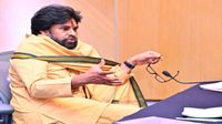 ముంబైకి పవన్ కల్యాణ్, సర్జరీ - పార్టీ నేతలకు దిశా నిర్దేశం..!!