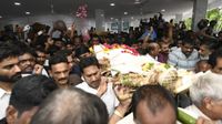 ముద్రగడకు అంతిమ వీడ్కోలు..! పాడె మోసిన వైఎస్ జగన్..!
