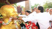  ఒకే వేదిక మీదకు వైఎస్సార్ ఫ్యామిలీ..!!