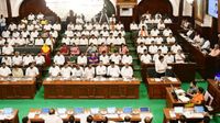 క్షమాపణలు కోరిన సీఎం.. అసెంబ్లీ సాక్షిగా ఊహించని పరిణామం