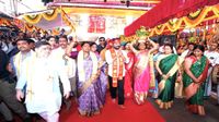 ఉజ్జయిని మహంకాళి ఆలయంలో సీఎం రేవంత్- సీపీ సజ్జనార్ కీలక సూచనలు..!!