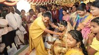 ఇంటి ఆడబిడ్డగా వధువు మెడలో తాళి కట్టిన కల్వకుంట్ల కవిత