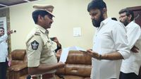 కొడాలి నానికి సర్కార్ షాక్..! చనువుగా ఉన్న ఎస్సైపై వేటు..!