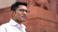 తృణమూల్ ఎంపీ అభిషేక్ బెనర్జీ పిటీషన్ పై సుప్రీంకోర్టు నోటీసులు: రెబెల్స్ కు చుక్కలే