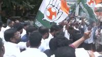హైదరాబాద్ లో మెరుపు ధర్నా- ఉద్రిక్తత: రోడ్ బ్లాక్