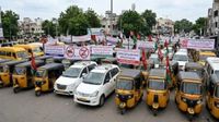 నేడు అర్దరాత్రి నుండి ఆటోలు, క్యాబ్ లు, స్కూల్ వ్యాన్ ల బంద్!