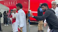 మేం లేకపోతే నువ్ నథింగ్: స్టార్ హీరోపై అభిమానులు ఫైర్.. ఏం జరిగిందంటే..? 