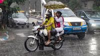 రాగల మూడు గంటలల్లో.. ఏపీలోని ఈ జిల్లాల్లో..!!