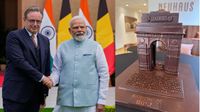మోదీకి ఇచ్చే లోపే ముక్కలైంది.. అరుదైన తీపి కానుక