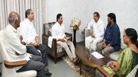 వైసీపీకి సీపీఐ స్నేహ హస్తం, కలిసి పోరాడుదాం - జగన్ ఏం చెప్పారు..!!
