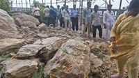 విజయవాడ దుర్గ గుడి ఘాట్ రోడ్ లో తప్పిన ప్రమాదం