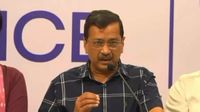 కేజ్రీవాల్‌, ఆయన ఫ్యామిలీకి SIR నోటీసులు.. ఈసీపై ఆప్ ఫైర్