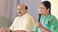 అజ్ఞాతం వీడిన కొండా కపుల్: క్యాడర్ తో కీలకసమావేశం; ఢిల్లీ పిలుపుతో ప్రత్యర్థుల్లో టెన్షన్!