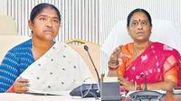 బర్తరఫ్ అందుకే.. కొండా సురేఖ బ్లాక్ మెయిల్ వ్యాఖ్యలకు మంత్రి సీతక్క కౌంటర్!