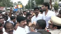 విజయవాడ శాప్ ఆఫీస్ వద్ద నిరసనలకు వైసీపీ ప్రయత్నం