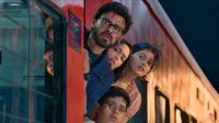 Aadarsha Kutumbam Twitter Review: ఆదర్శ కుటుంబం ట్విట్టర్ రివ్యూ.. సినిమాలో ప్లస్ లు, మైనస్‌ లు ఇవే..!