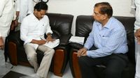 అలా చేస్తేనే జనం నమ్ముతారు.. : ఎస్ఈసీతో జగన్ ఆకస్మిక భేటీ