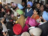 Amarinder Singh casts his vote with entire family