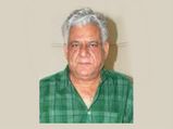 Smoking: After Salman Khan, now actor Om Puri in trouble