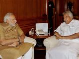 Changing Scenario: Kerala CM Oomen Chandy meets Narendra Modi, irks Sonia, Rahul Gandhi