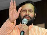 Prakash Javadekar calls on Kerala CM