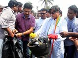 Shashi Tharoor thanks PM Narendra Modi for patting him on clean-up campaign