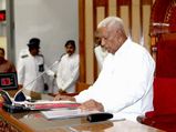 Hindu group opposes Karnataka Governor's decision to invite Cong-JDS to form govt 