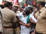 Cauvery row: violence erupts in B'luru, 1 killed in firing  