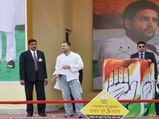 Torn kurta, no problem: BJP youth wing in K'taka couriers new shirt to Rahul Gandhi