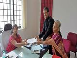 K’taka polls: She supports clean politics, so poor vendor donates generously to Swaraj India leader