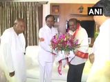 KCR meets Kumaraswamy, says won't be able to attend Wednesday's swearing-in function