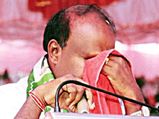 Dear Kumaraswamy, ‘big’ boys do cry but your 'frailty' exposes chinks in Karnataka’s coalition govt