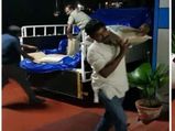 Kerala flood:  IAS officers unload rice bags, rescue people 