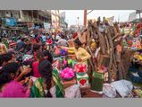 Kolkata: Green ‘gulaal’ sells high ahead of Holi; saffron and red low; an indication for May 23?  