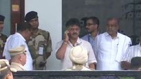 Stopped at the gate, Shivakumar retreats from hotel without meeting rebel MLAs