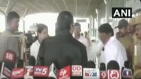 Former K'taka CM Siddaramaiah slaps his aide publicly at Mysuru airport