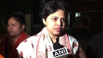 After a 12 hour long standoff Trupti Desai cancels plan to visit Sabarimala