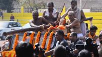 PM Modi leads nation in paying tributes to Pejawar seer Vishwesha Theertha Swamiji