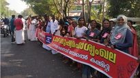 Kerala CM leads 620 km human chain against Citizenship Law
