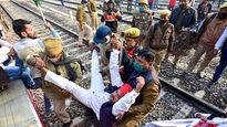 Bharat Bandh: Left, Cong supporters block roads, railway tracks in Bengal