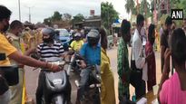 Chaos, confusion at Karnataka- Kerala border as new COVID rule kicks in 
