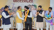Setback to Cong in MP as Narendra Saluja joins BJP in wake of Kamal Nath-Sikh event row