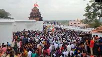 Narrow escape for devotees after temple chariot collapses onto crowd