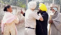 Fact Check: Did this elderly woman slap an AAP MLA in Punjab