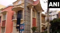 Karnataka: Lokayukta Raids On Govt Officals, Seizes 1 KG Gold, 15 Lakh Cash From Davangere Officials' House
